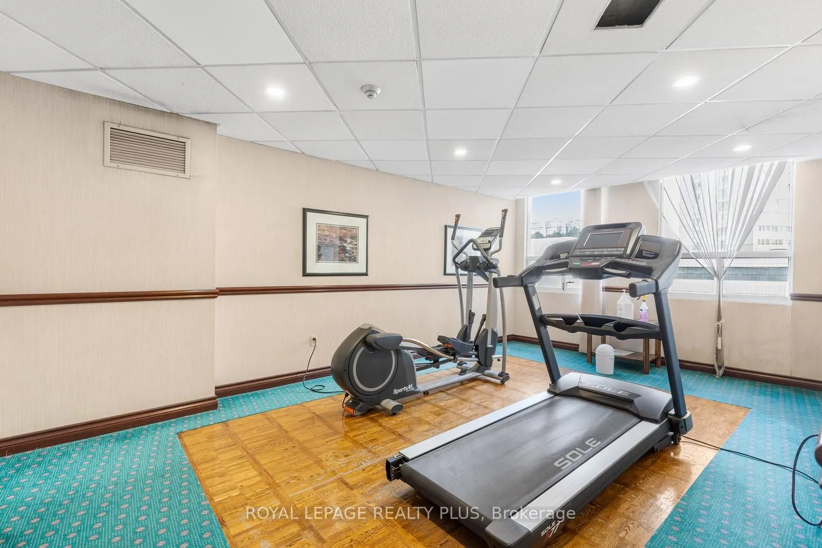 3650 Kaneff Crescent, #1002