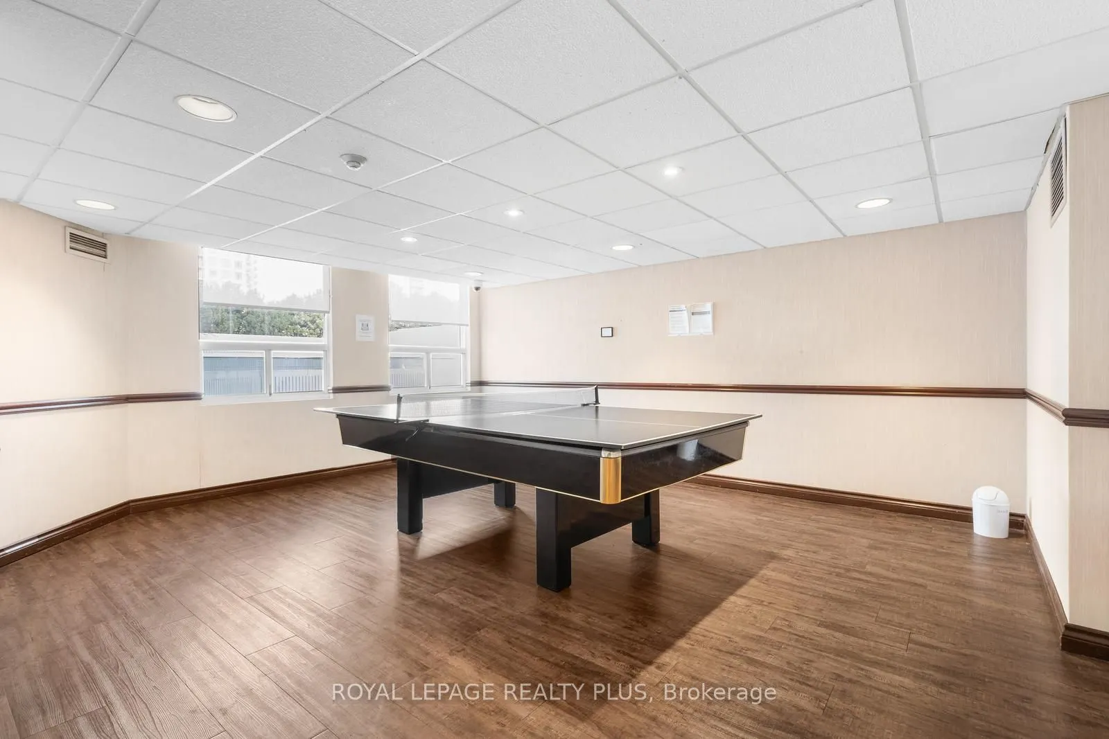 3650 Kaneff Crescent, #1002