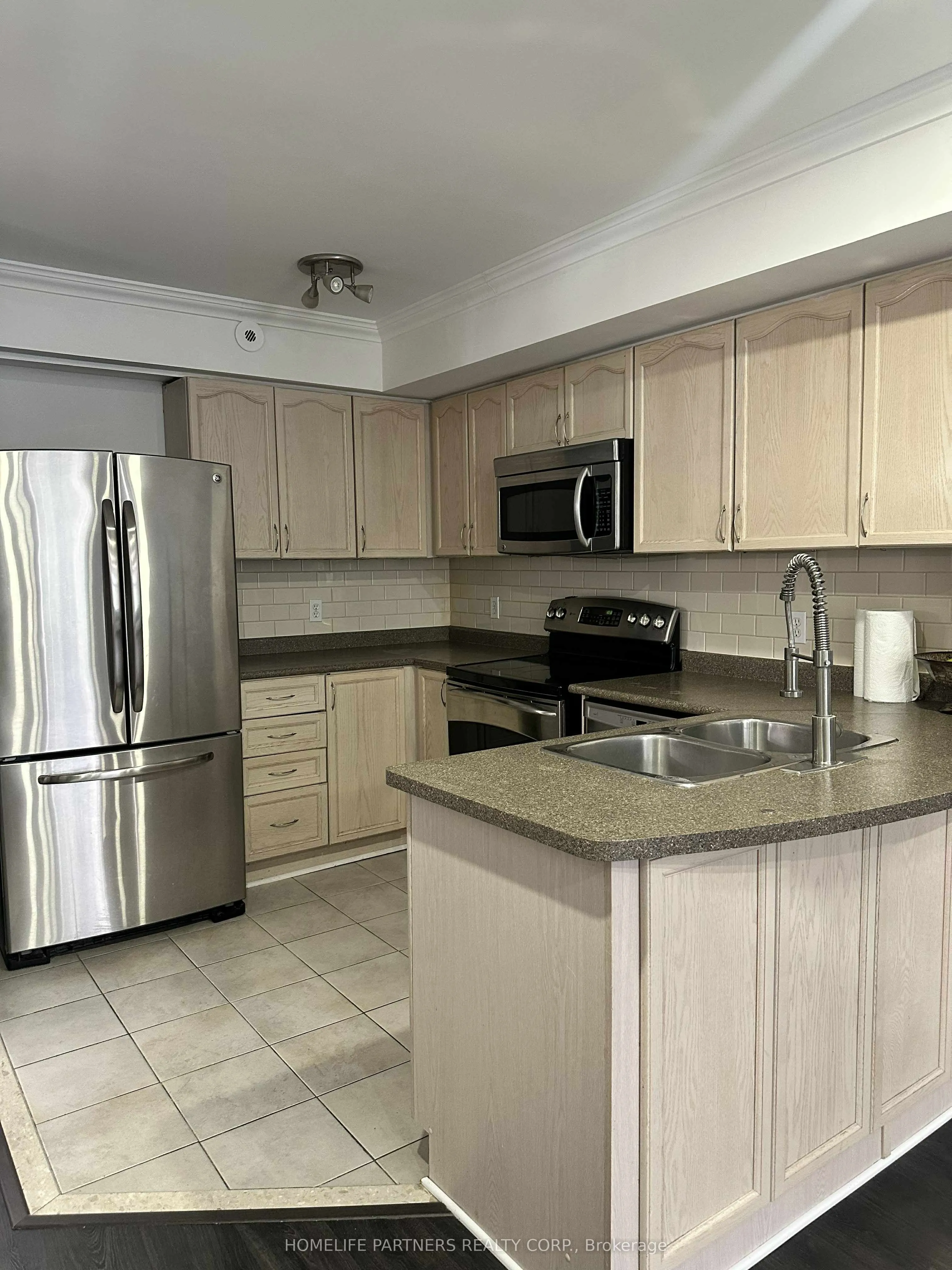 605 Shoreline Drive, #10