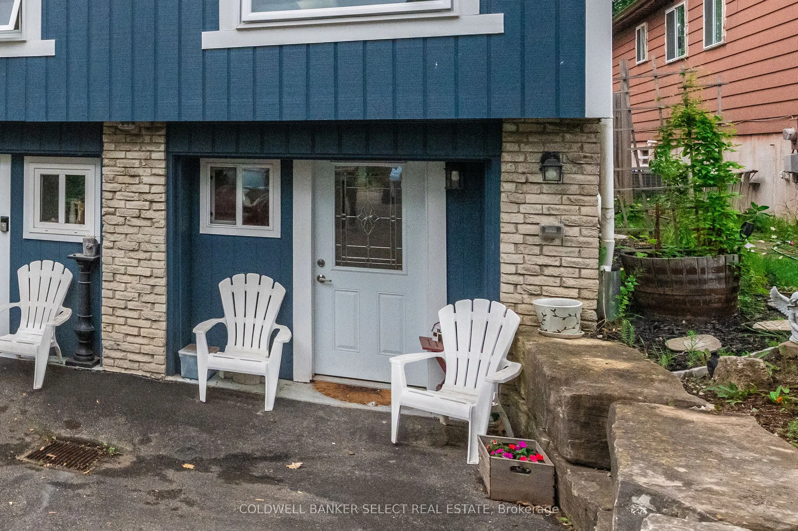 296 Whitehead Crescent