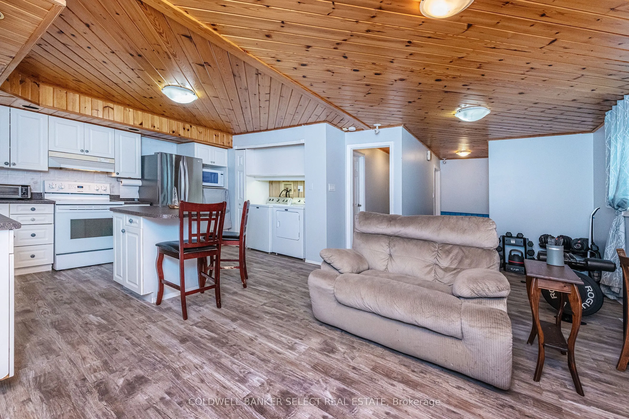296 Whitehead Crescent