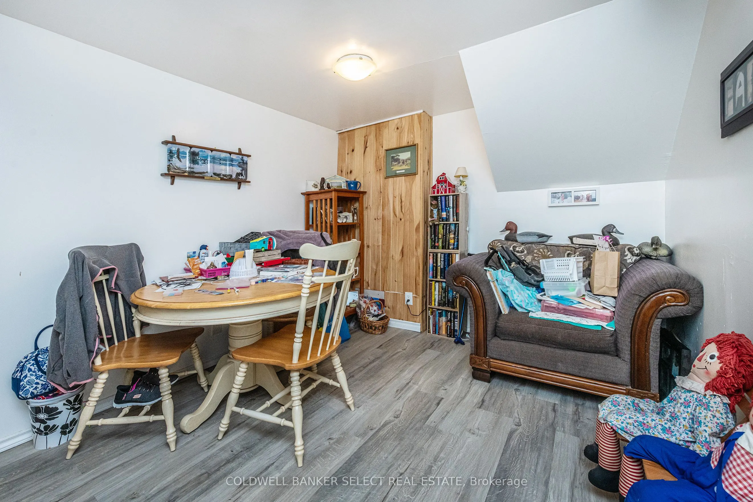 296 Whitehead Crescent