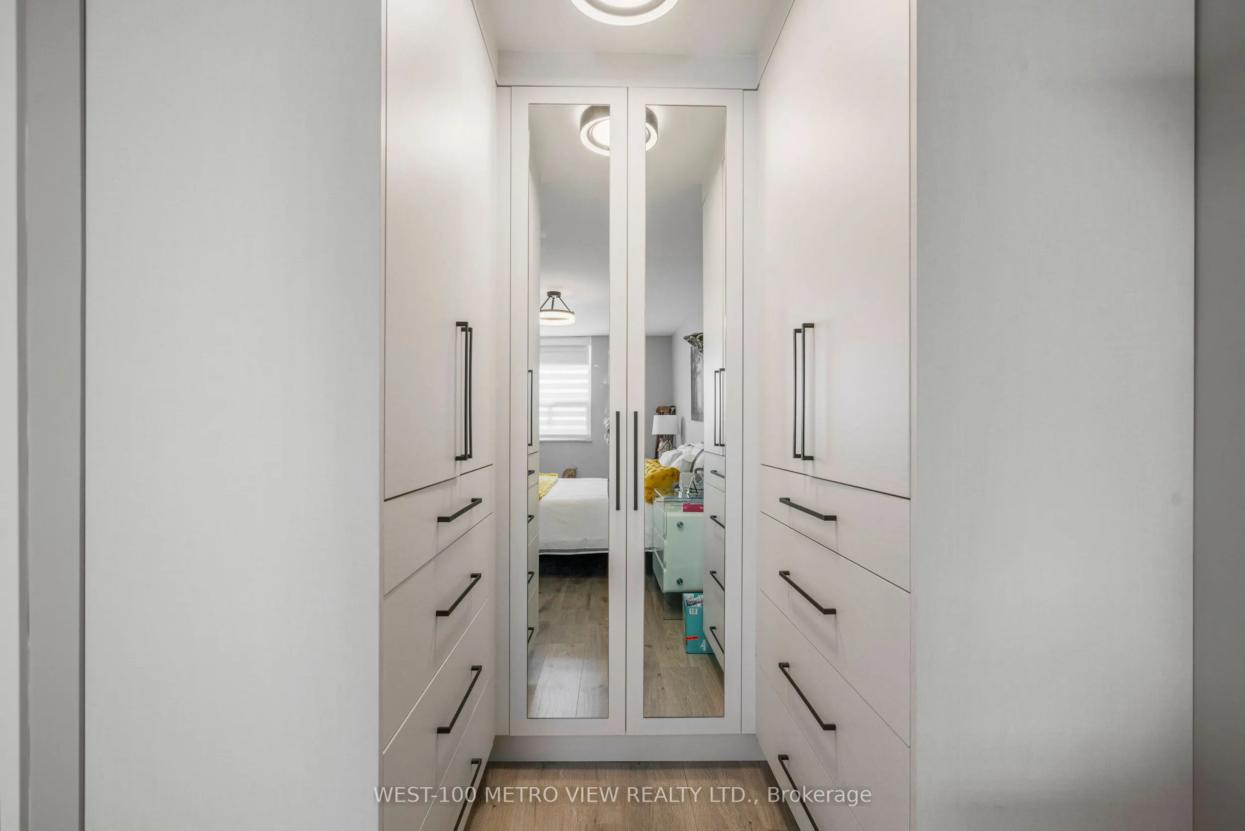 355 Rathburn Road E, #701
