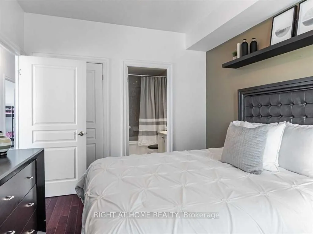 2087 Lake Shore Boulevard, #207