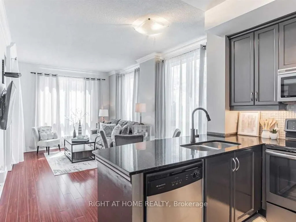2087 Lake Shore Boulevard, #207