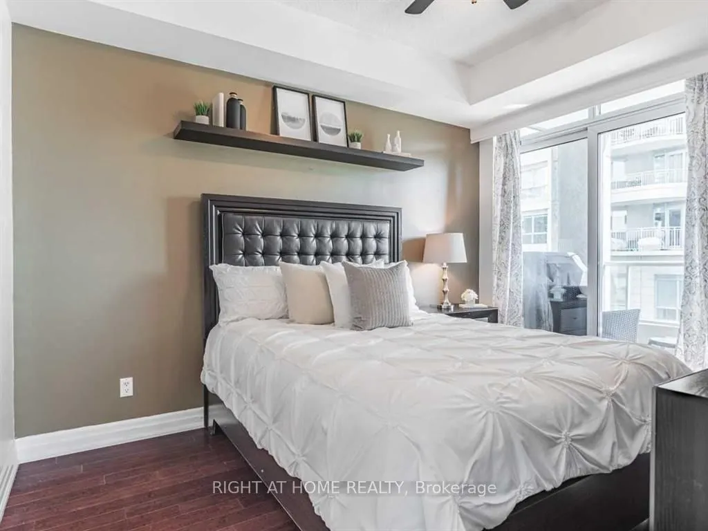 2087 Lake Shore Boulevard, #207