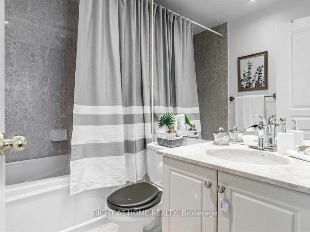 2087 Lake Shore Boulevard, #207