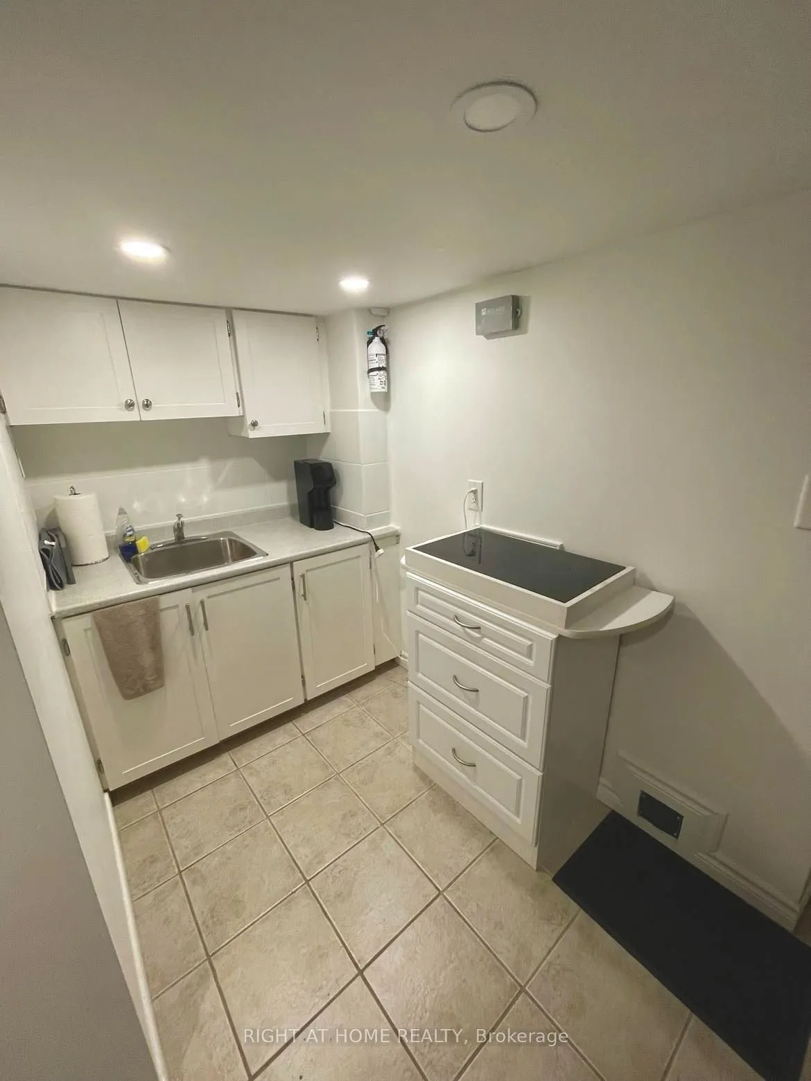 1054 Dufferin Street, #Basement