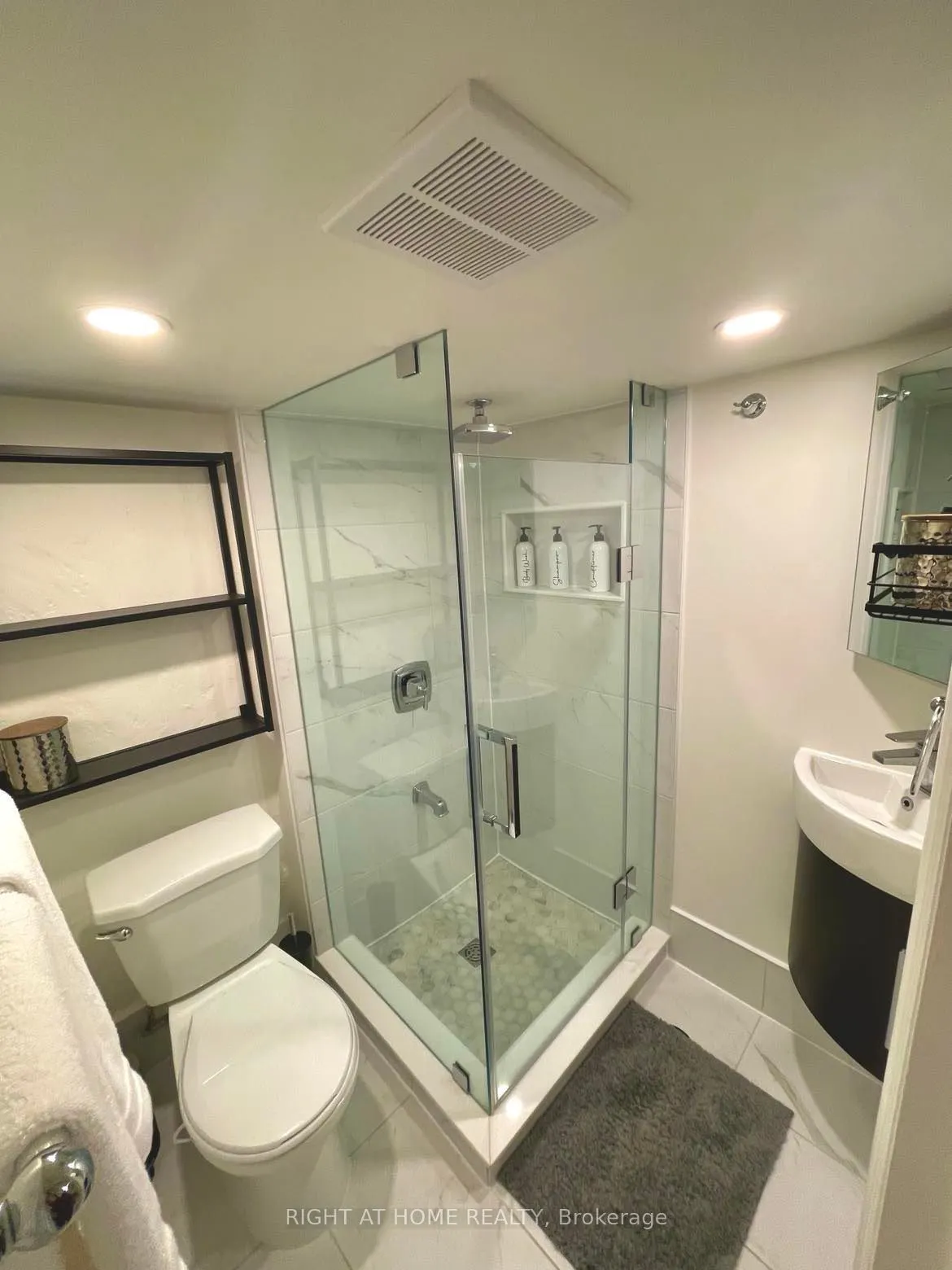 1054 Dufferin Street, #Basement