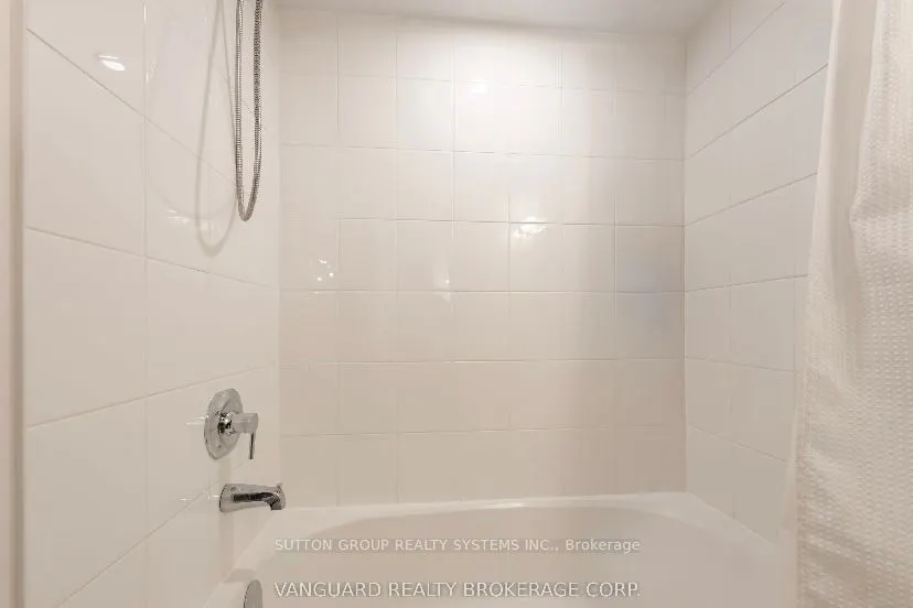 6 Bicknell Avenue W, #11