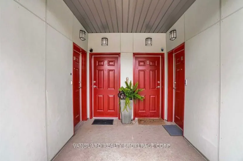 6 Bicknell Avenue W, #11
