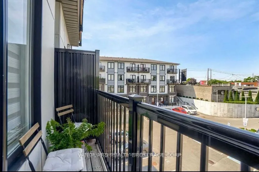 6 Bicknell Avenue W, #11