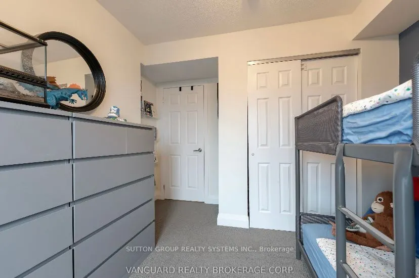 6 Bicknell Avenue W, #11