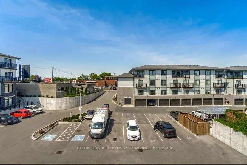 6 Bicknell Avenue W, #11