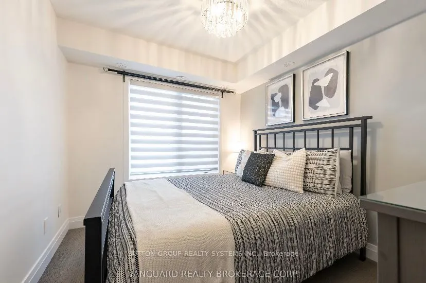 6 Bicknell Avenue W, #11