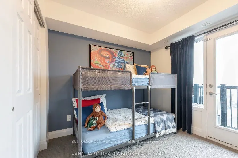6 Bicknell Avenue W, #11