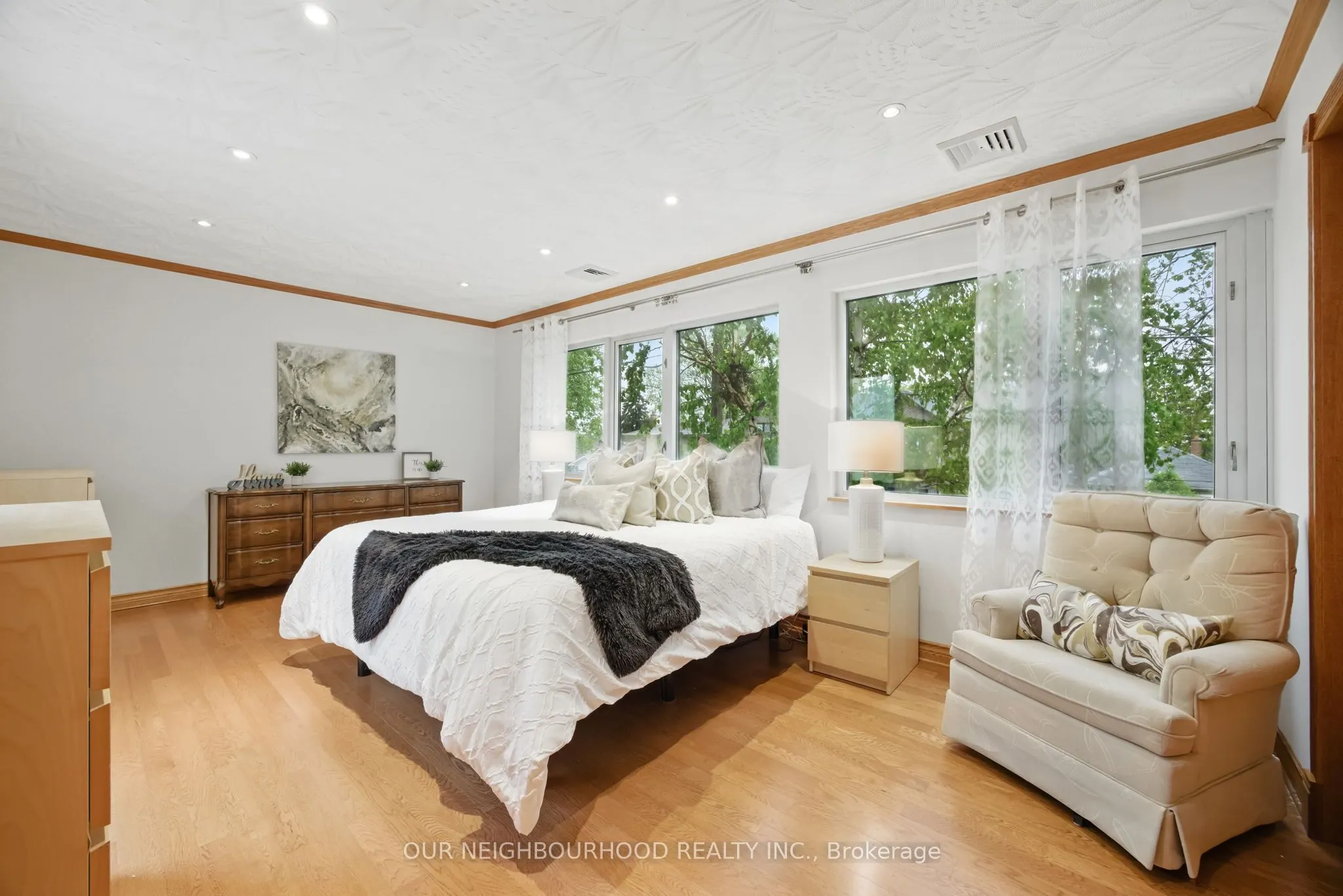 6 Enfield Avenue