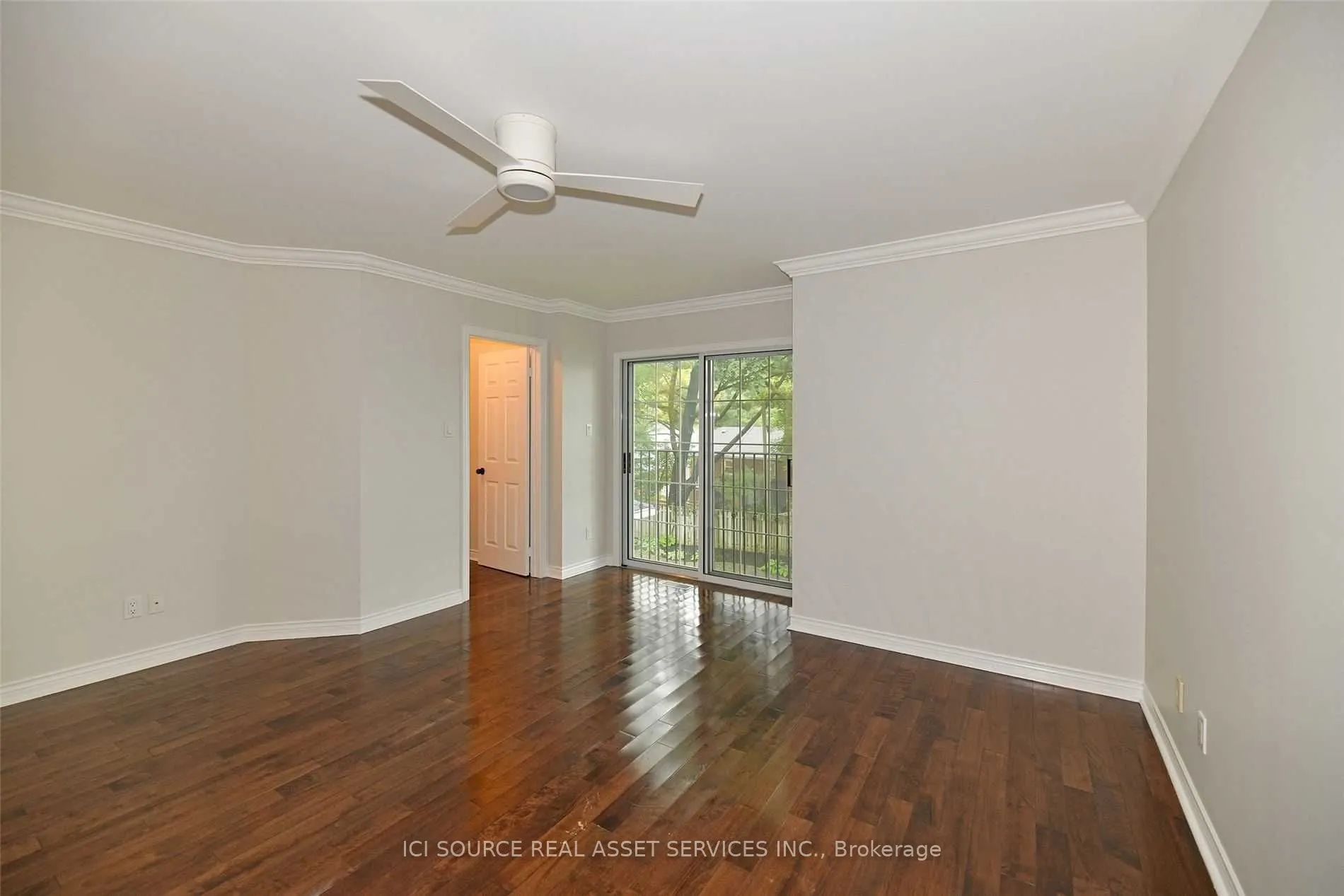 156 Mineola Road E