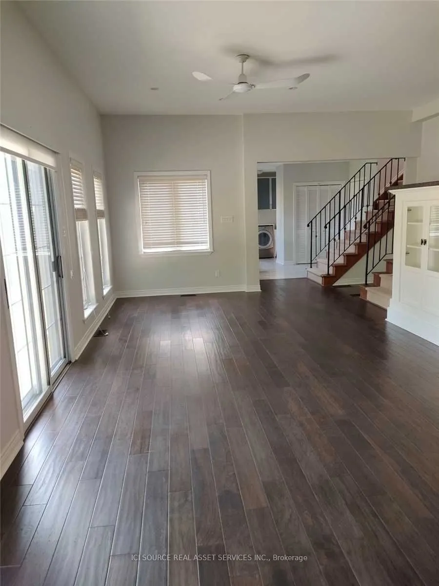 156 Mineola Road E