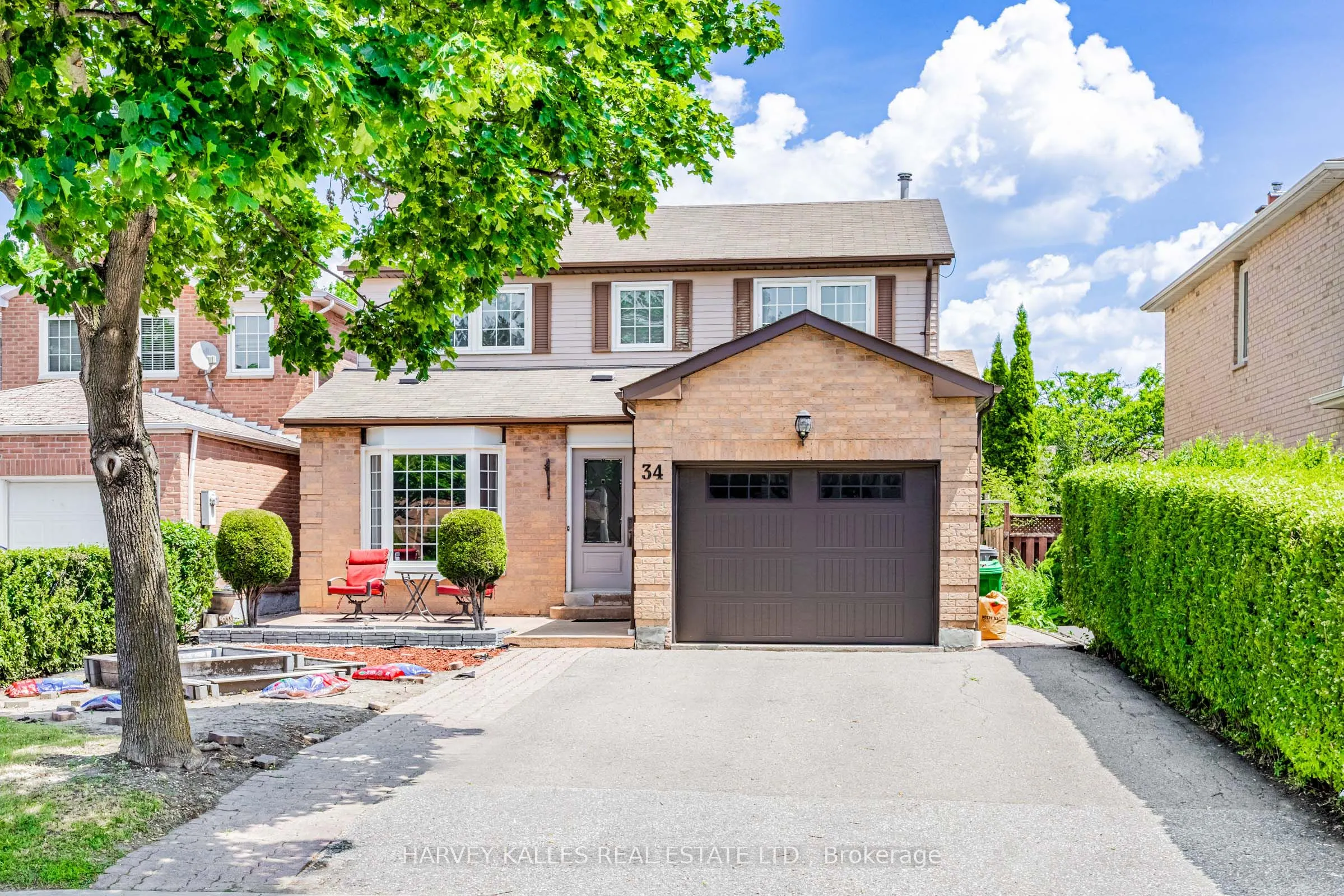 34 Greendust Court
