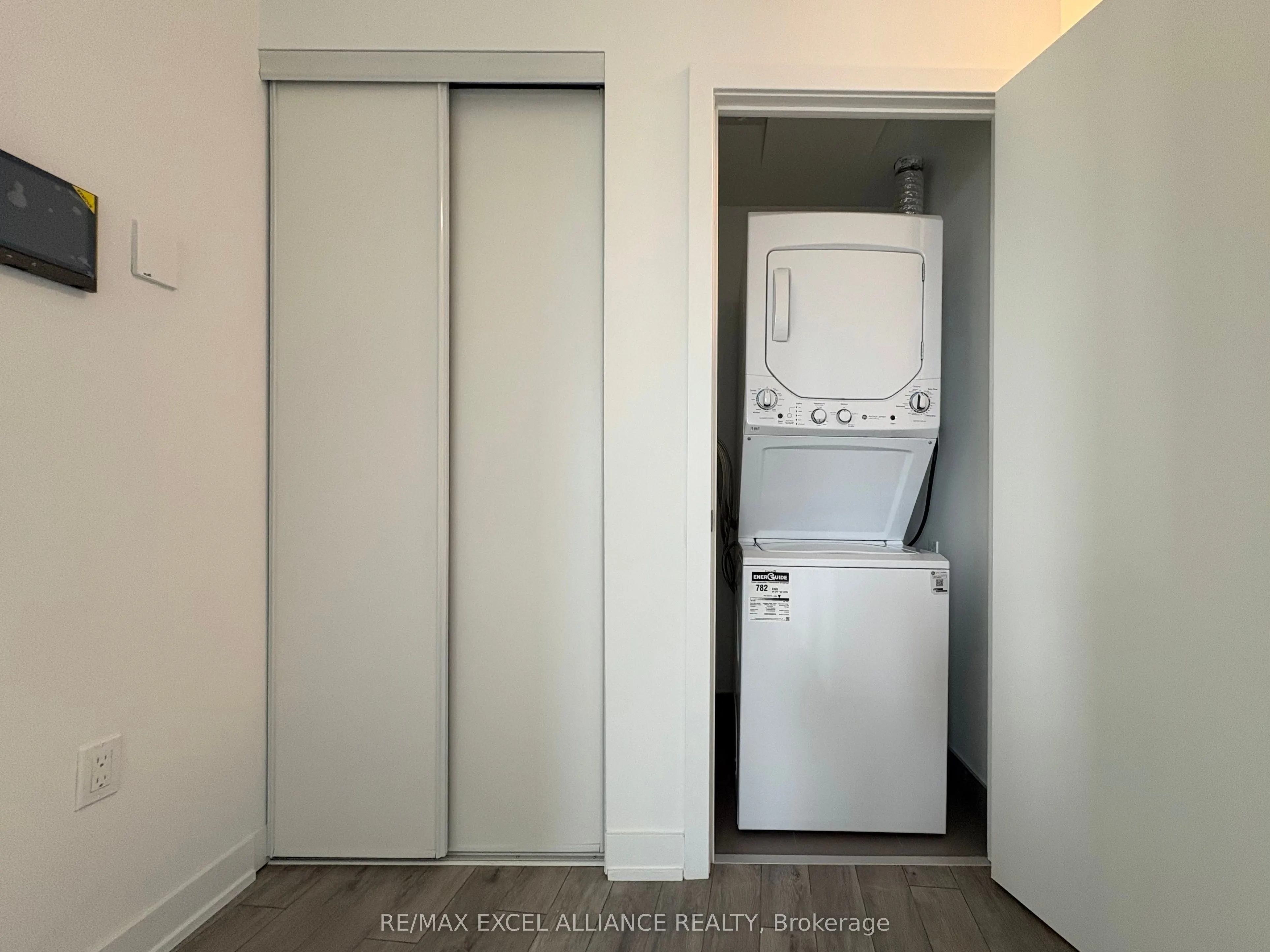 1005 Dundas Street E #146