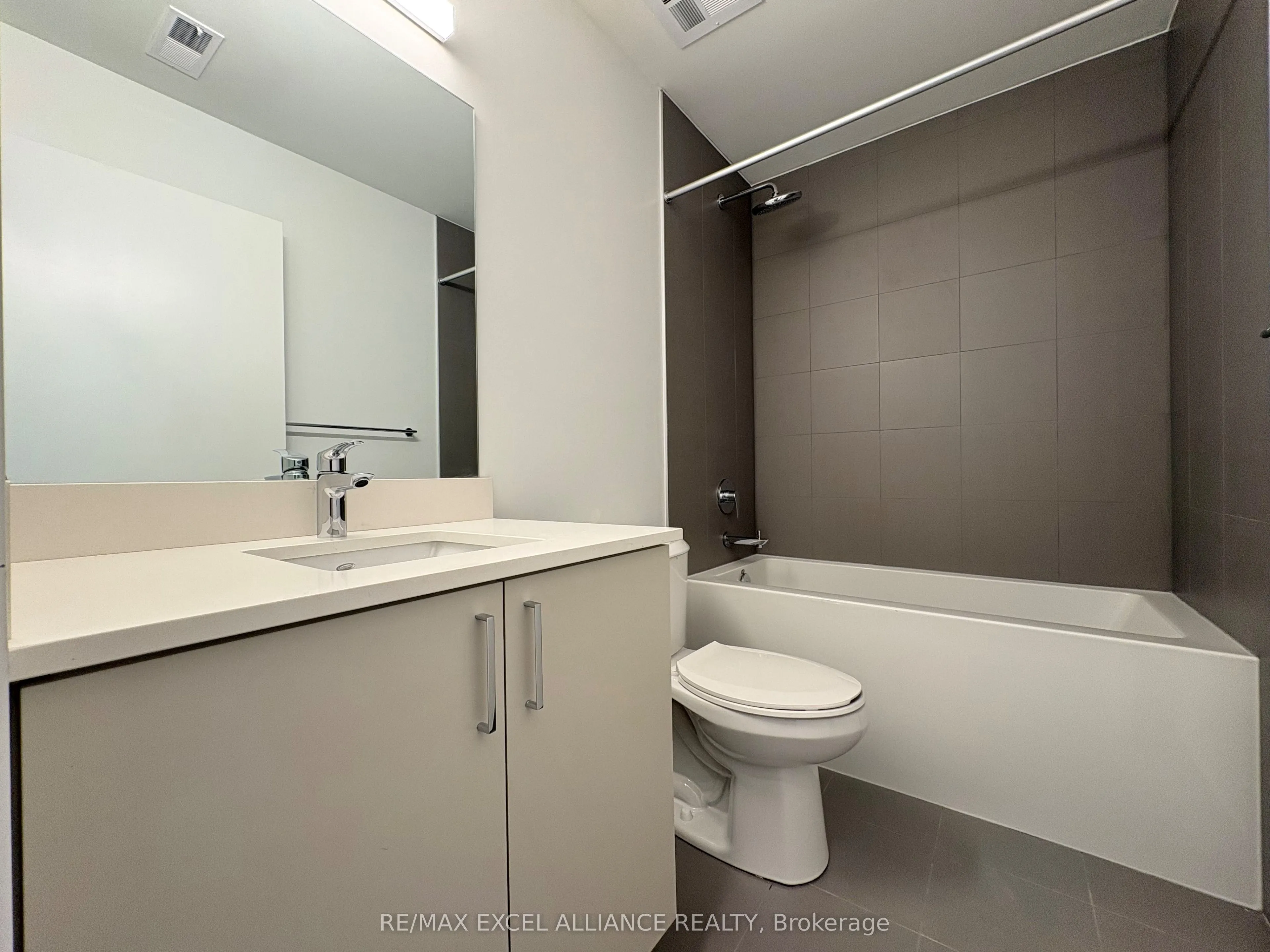 1005 Dundas Street E #146