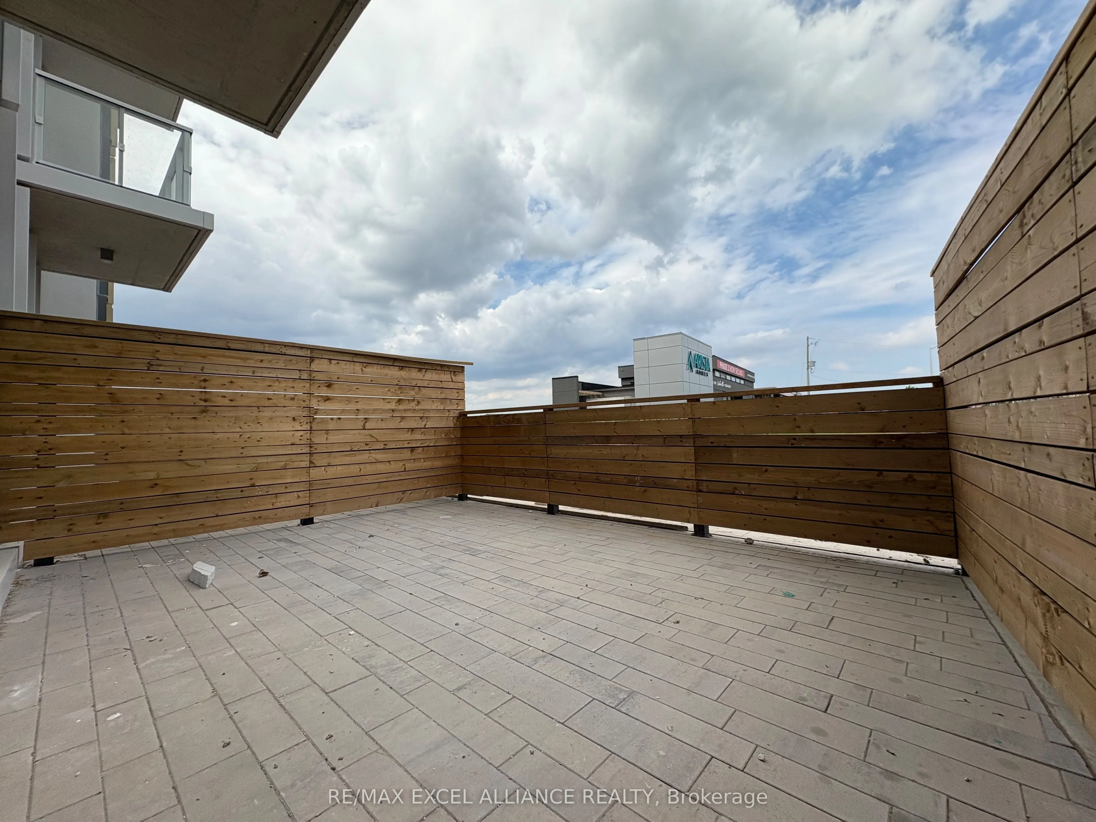 1005 Dundas Street E #146