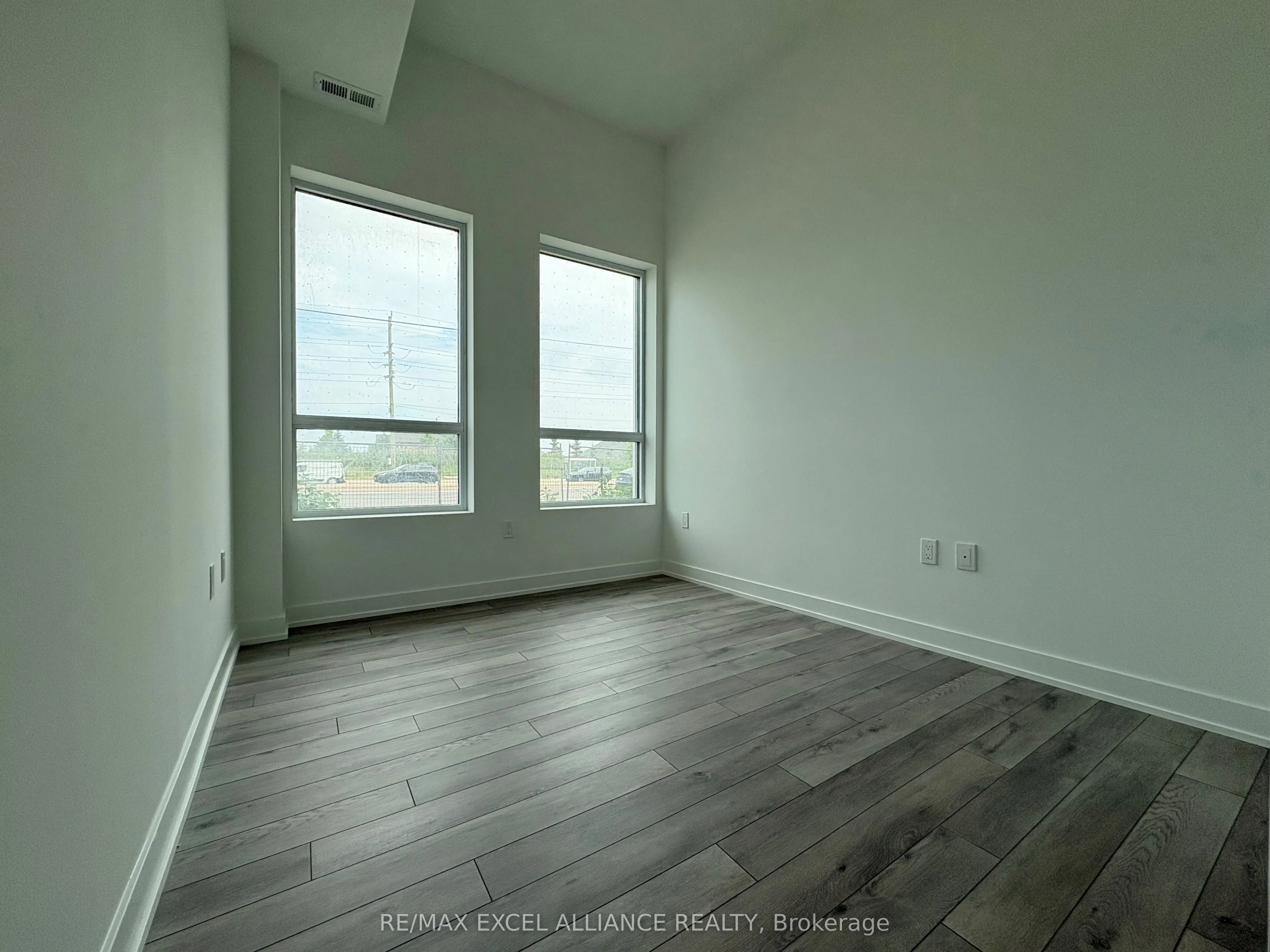 1005 Dundas Street E #146