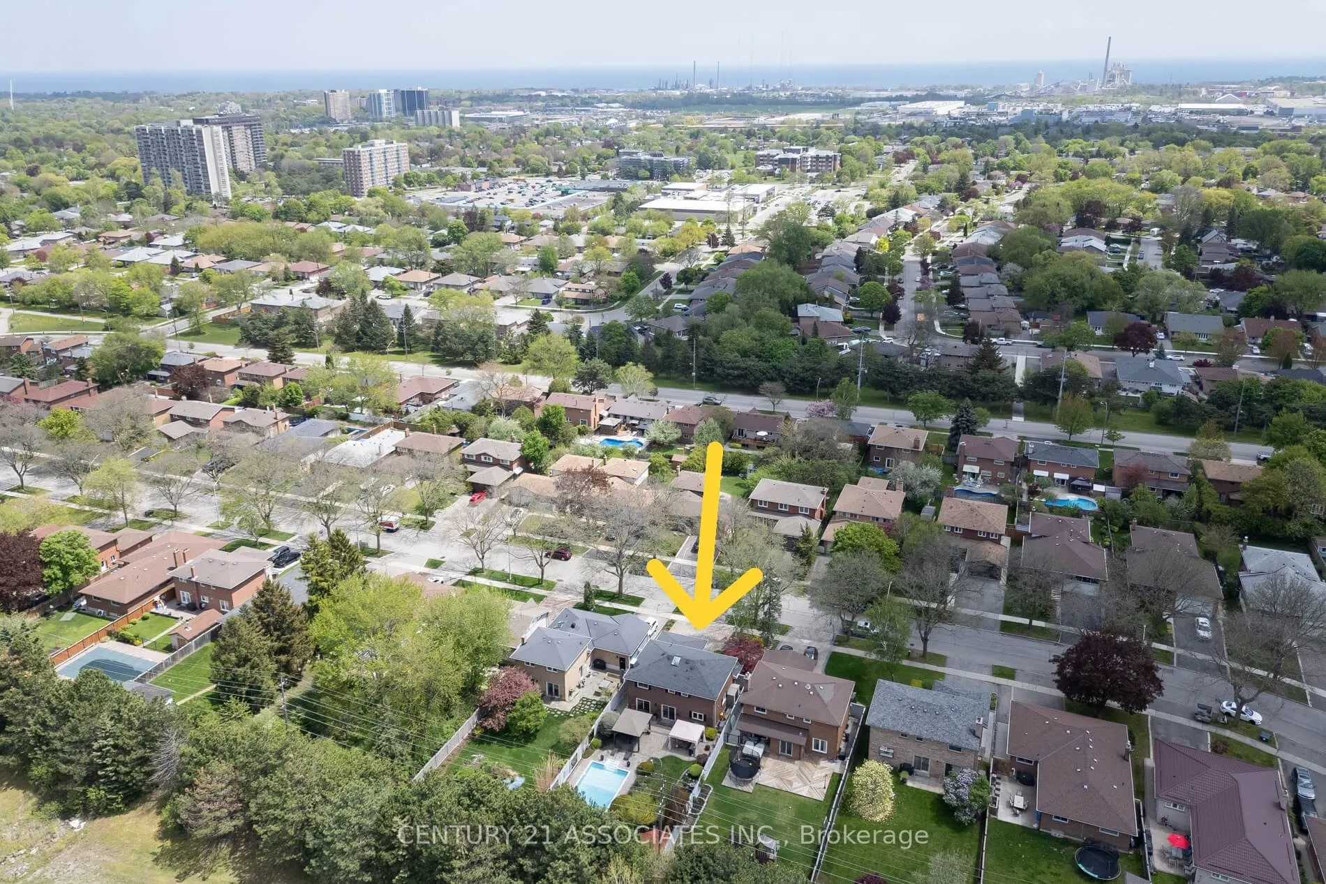2475 Poplar Crescent