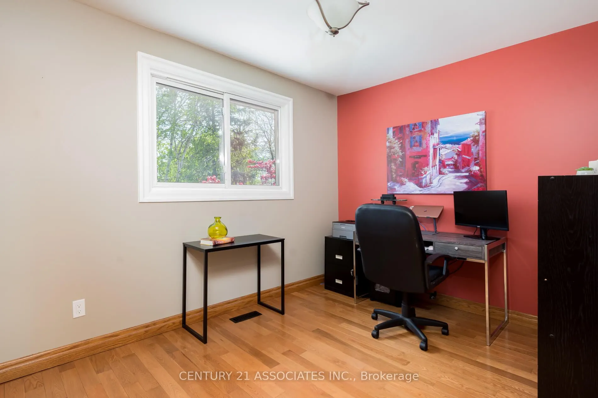 2475 Poplar Crescent
