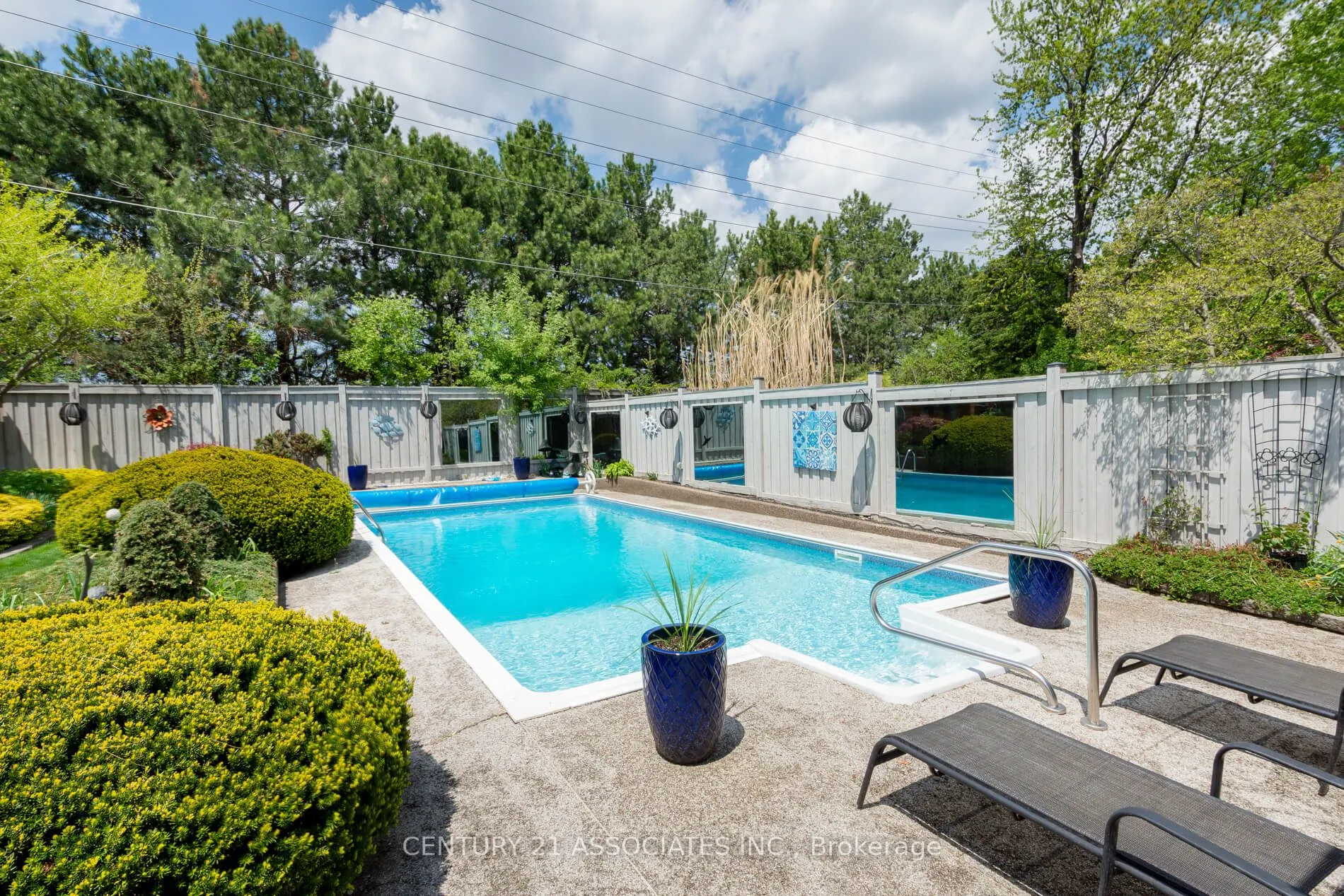 2475 Poplar Crescent