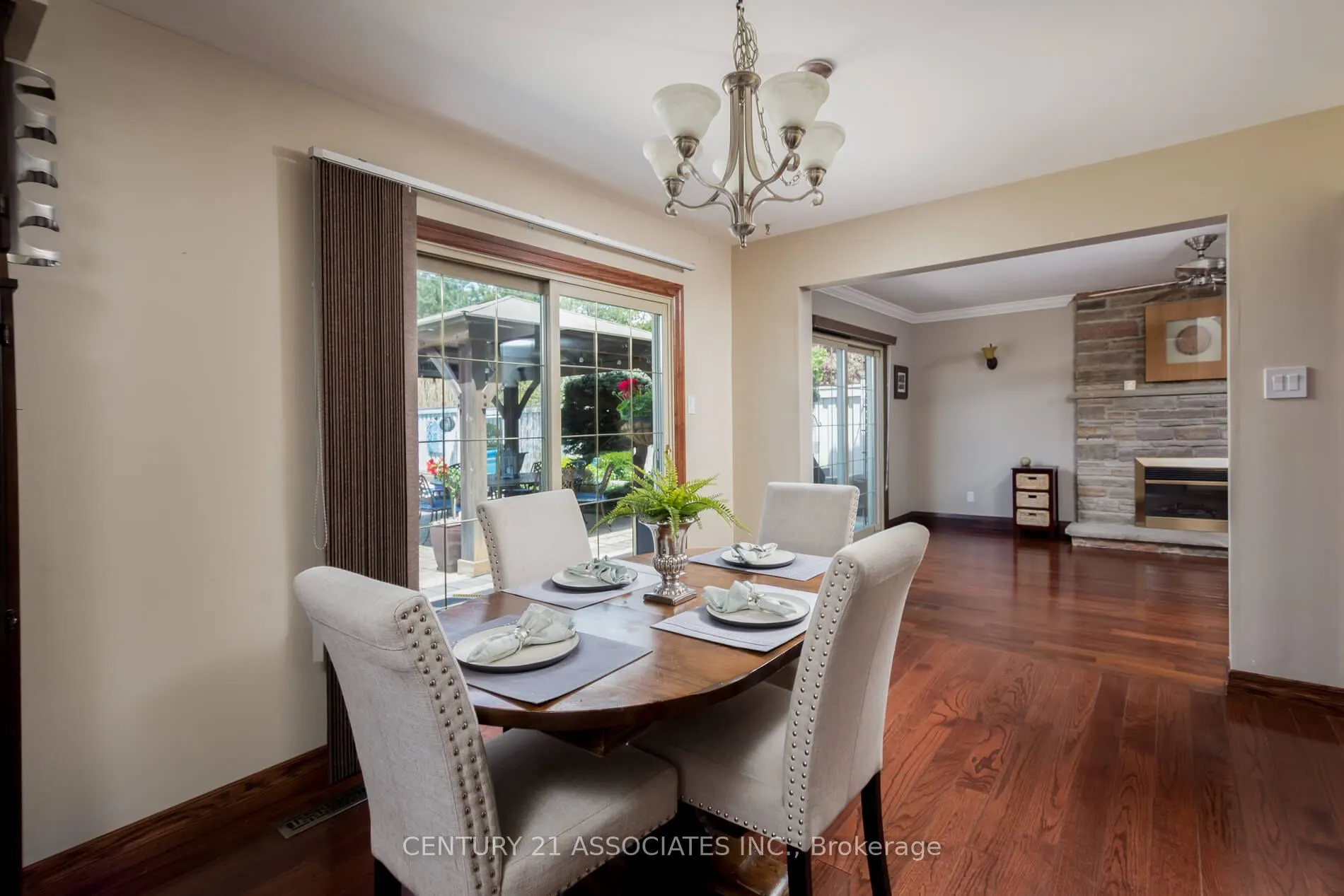 2475 Poplar Crescent