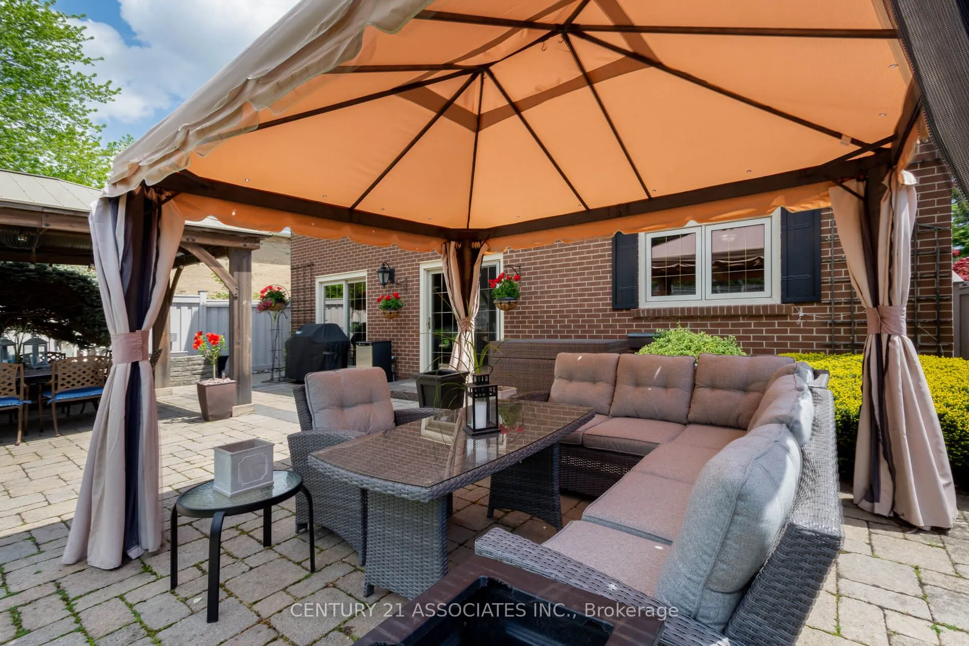2475 Poplar Crescent