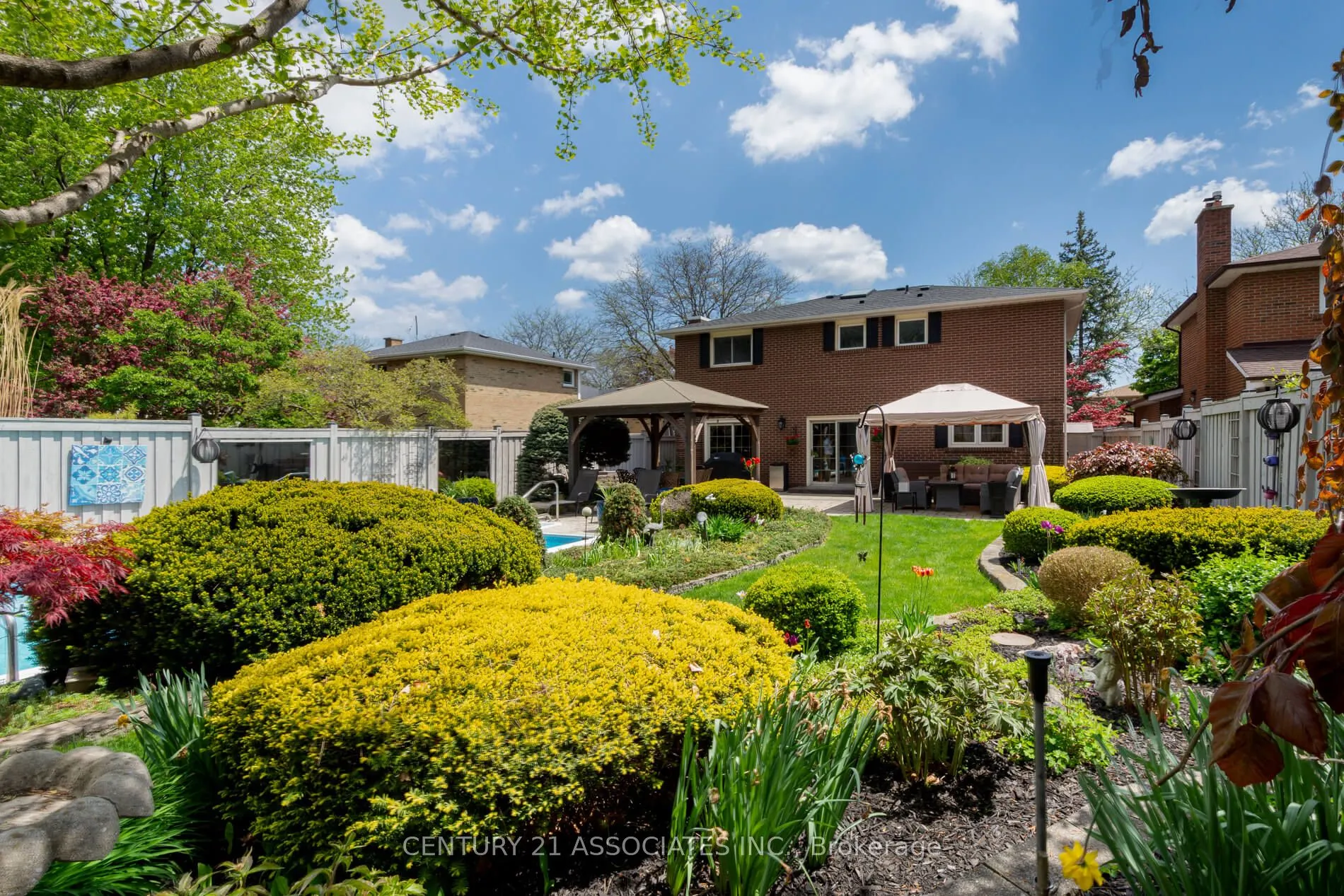 2475 Poplar Crescent