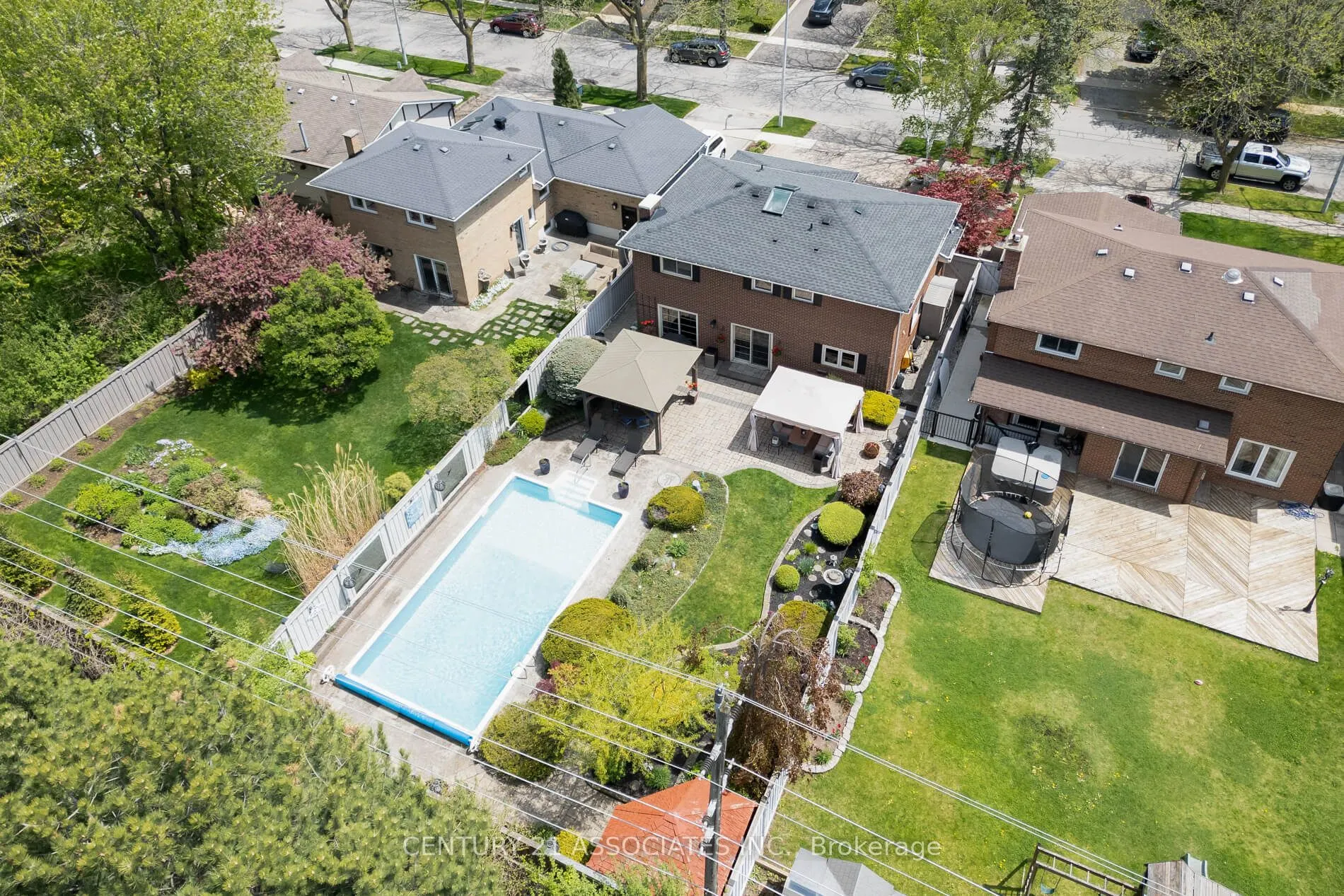 2475 Poplar Crescent