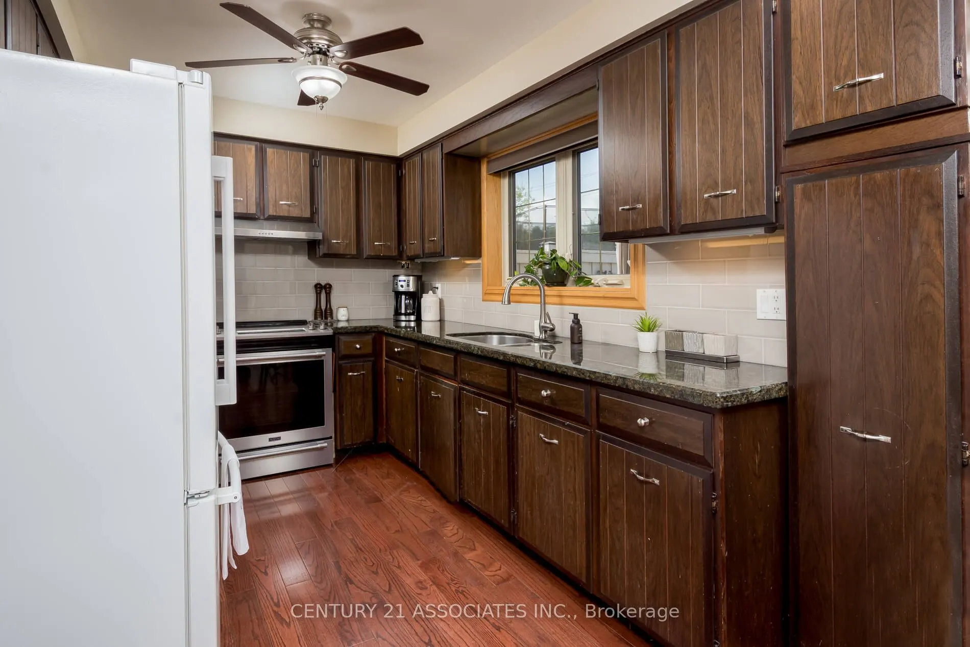 2475 Poplar Crescent