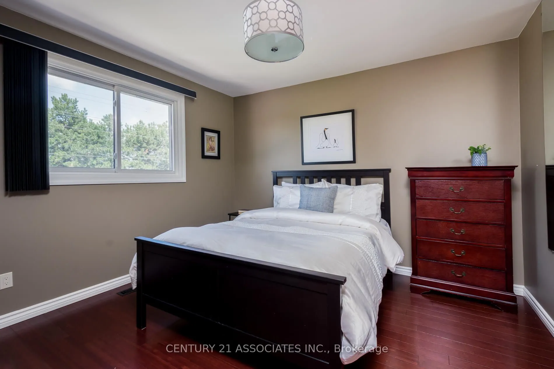 2475 Poplar Crescent