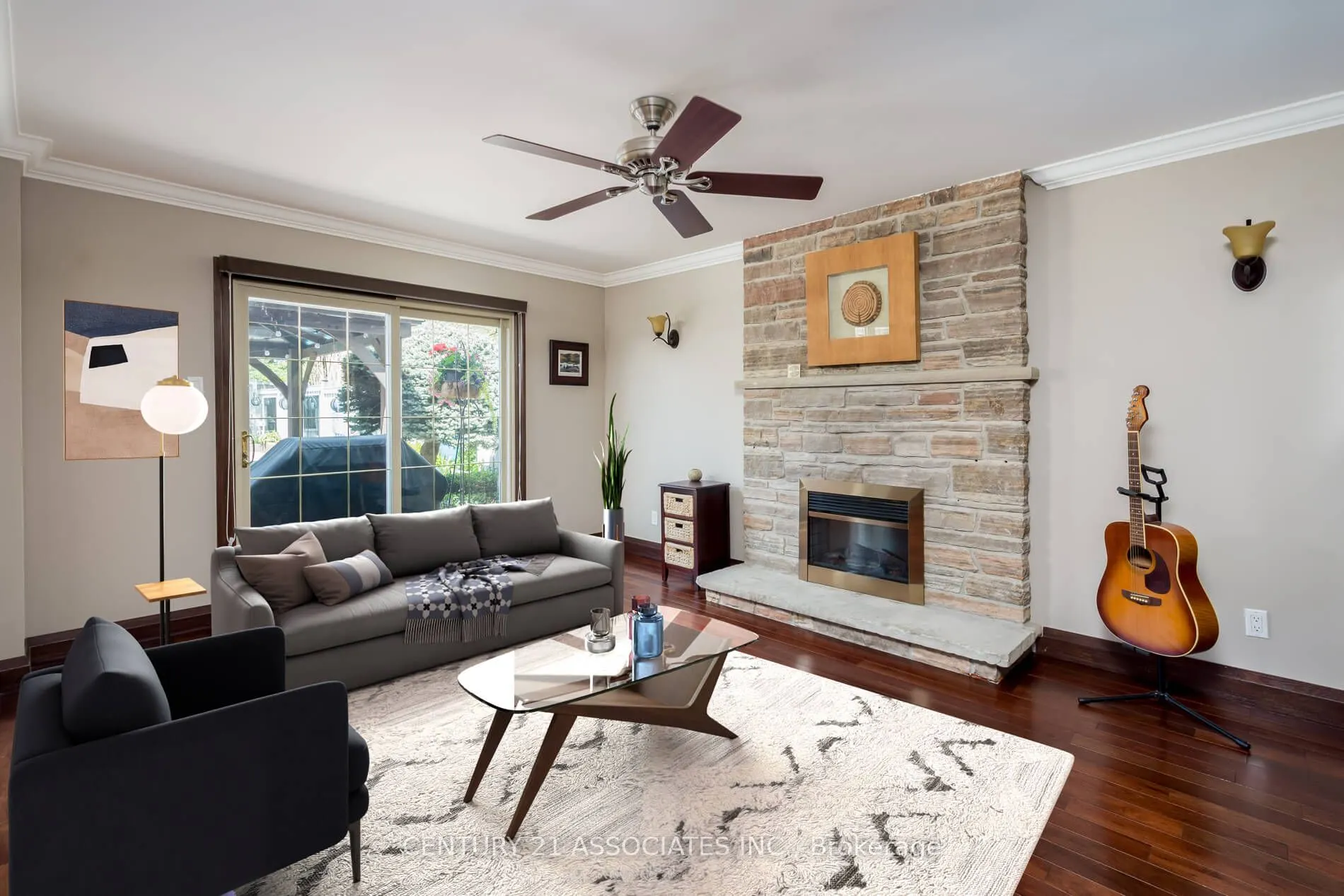 2475 Poplar Crescent