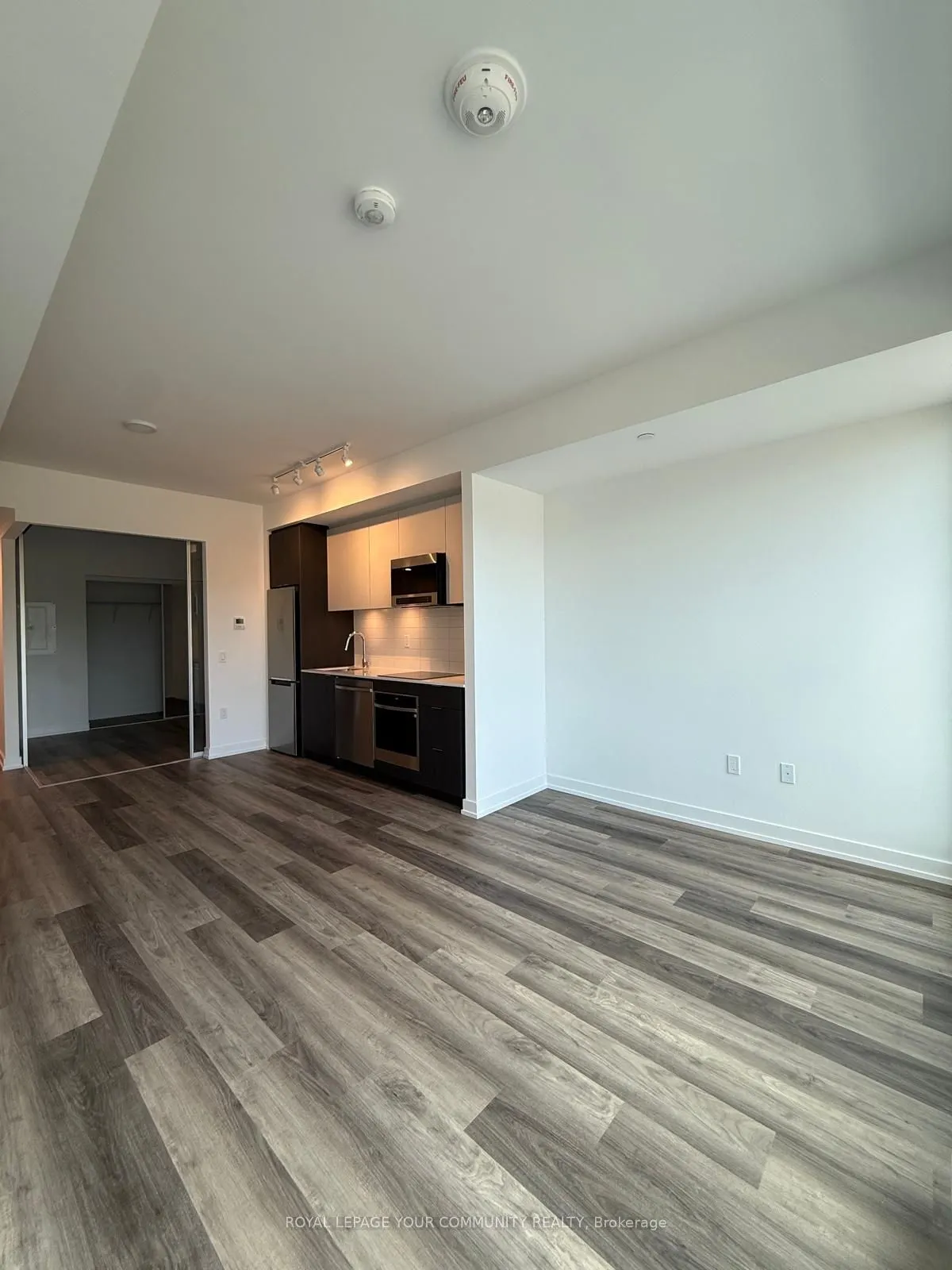 880 The Queensway, #323
