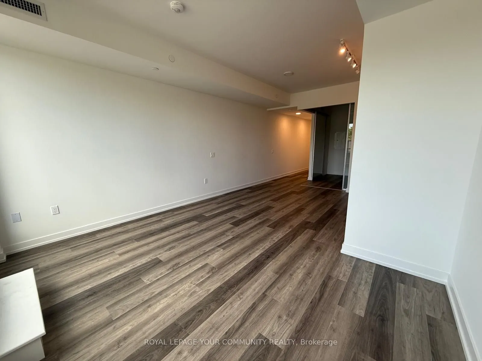 880 The Queensway, #323