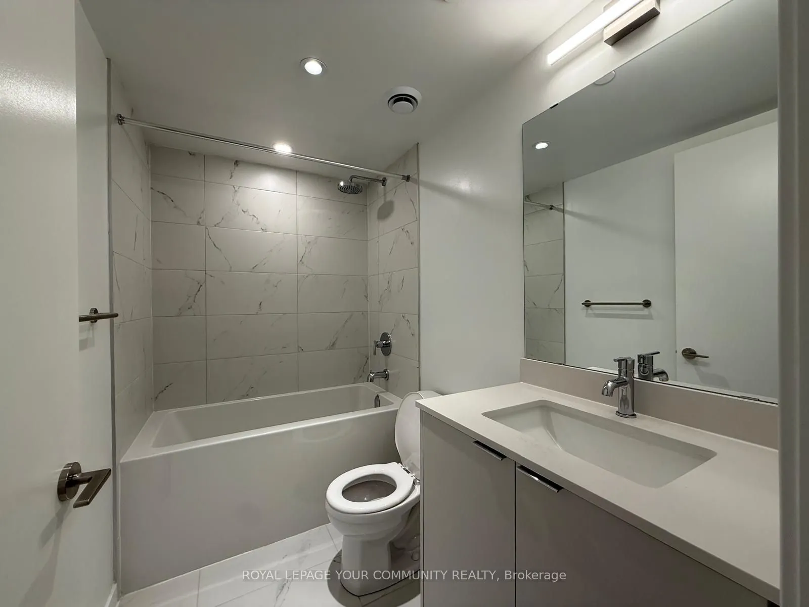 880 The Queensway, #323