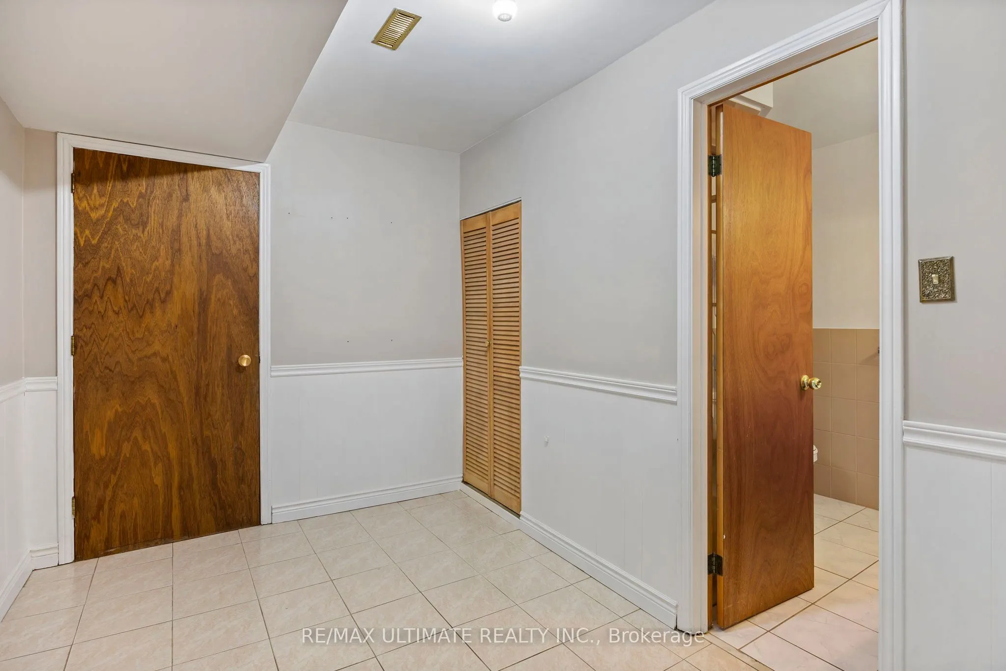 3126 Nawbrook Road