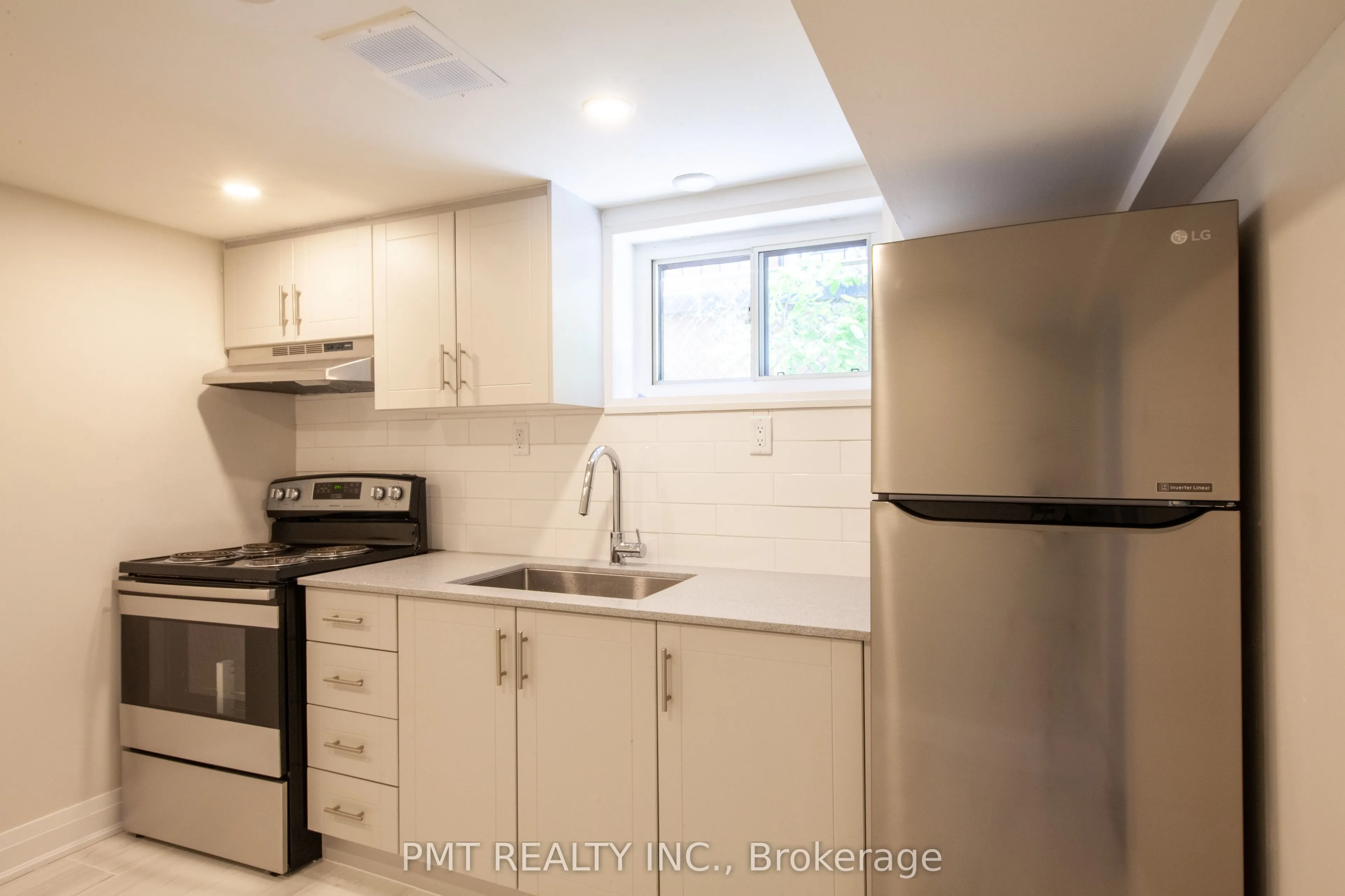 34 Robindale Avenue, #Basement
