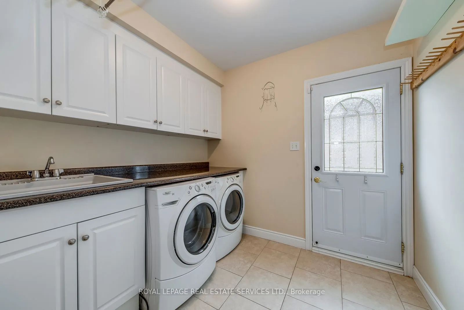 1143 Chapelton Place
