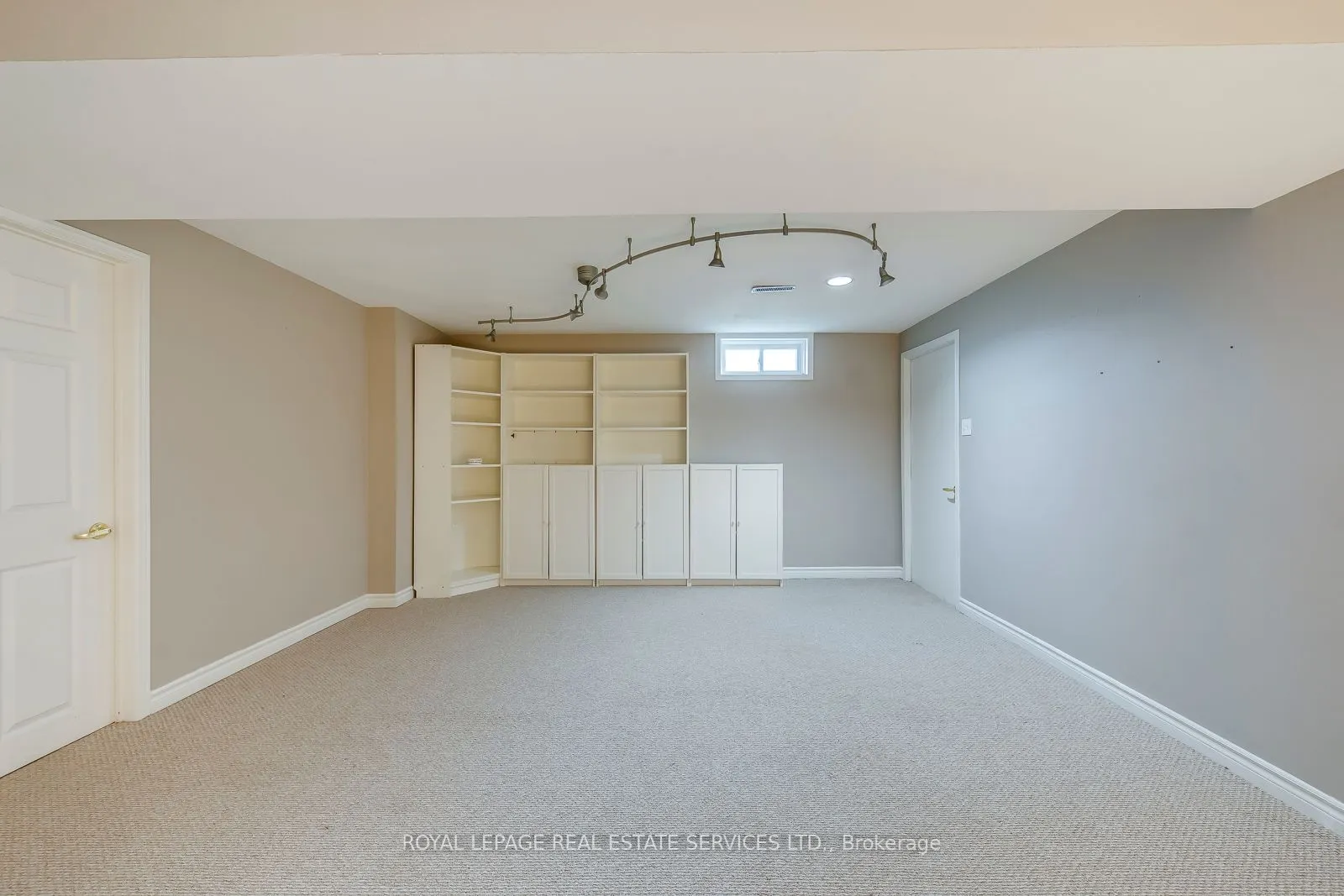 1143 Chapelton Place
