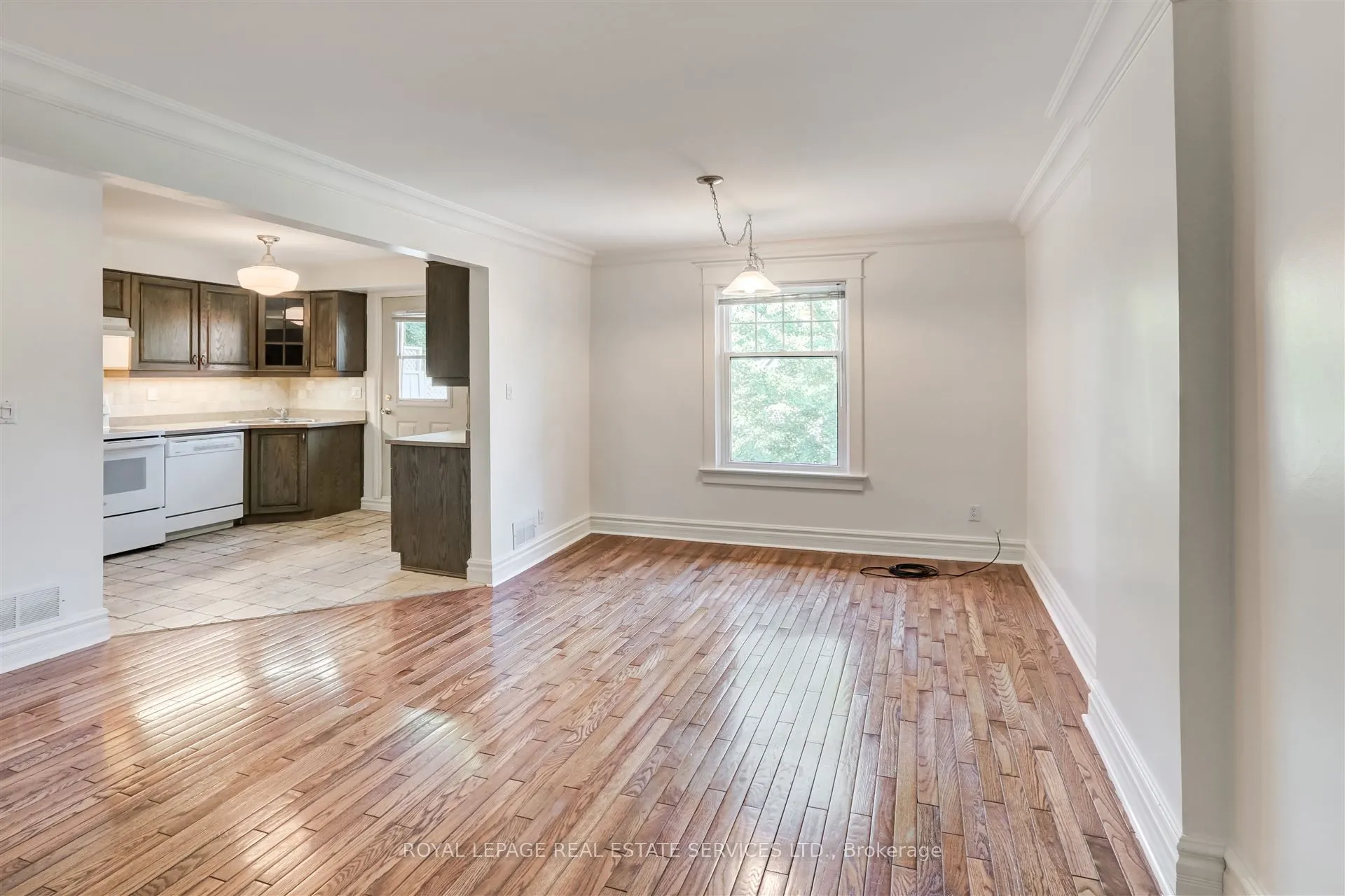 93 Medland Crescent