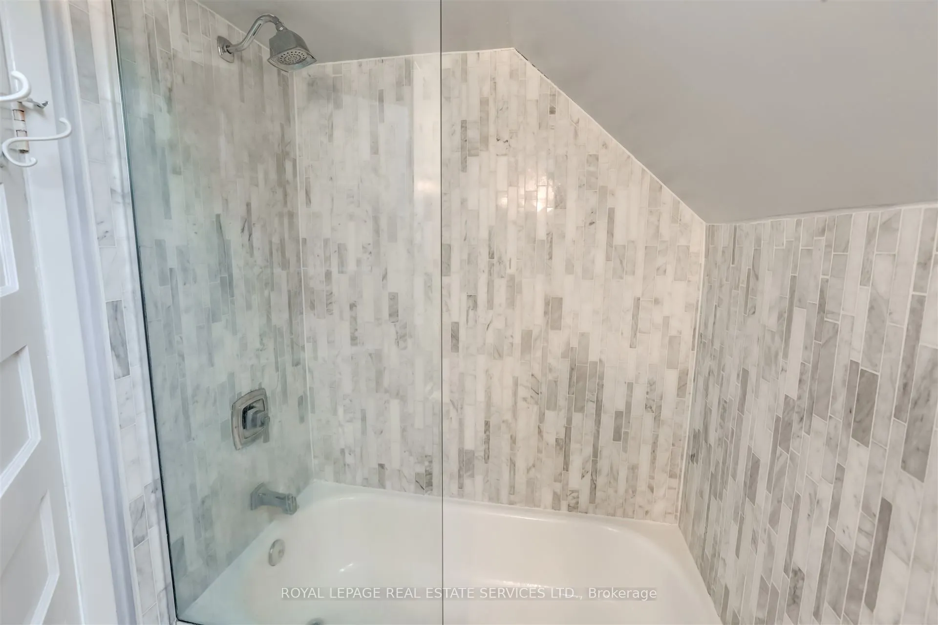 93 Medland Crescent