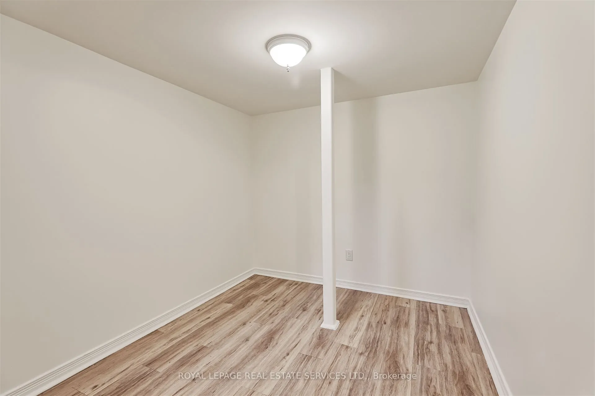 93 Medland Crescent