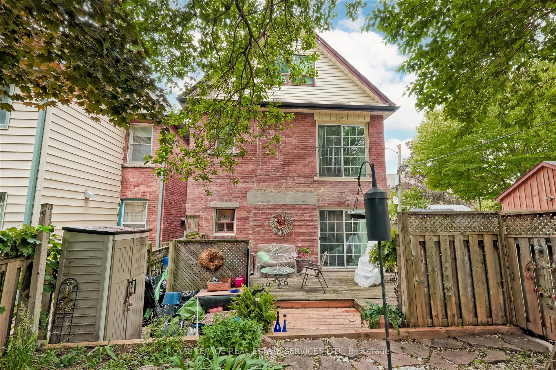 93 Medland Crescent