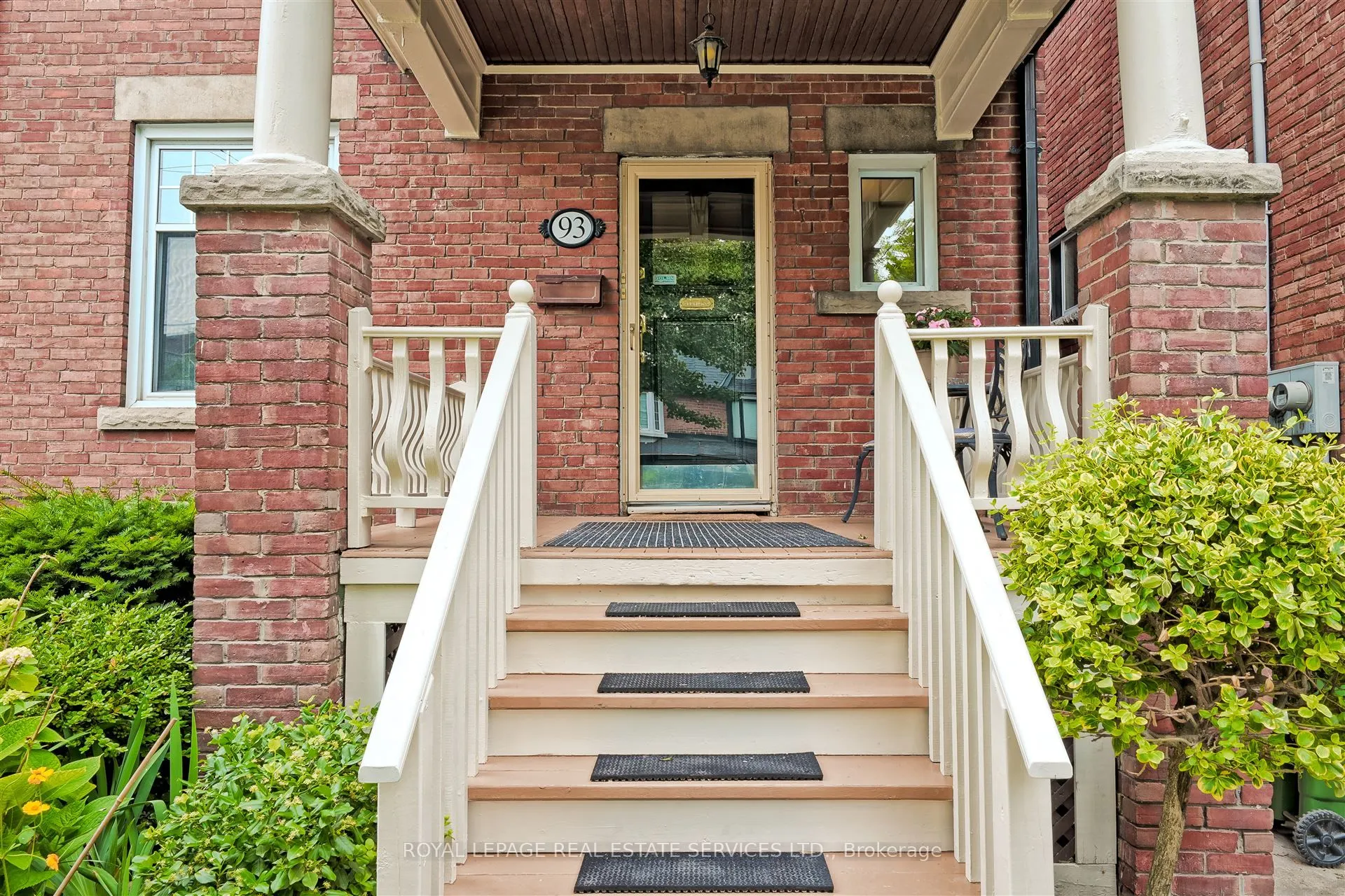 93 Medland Crescent